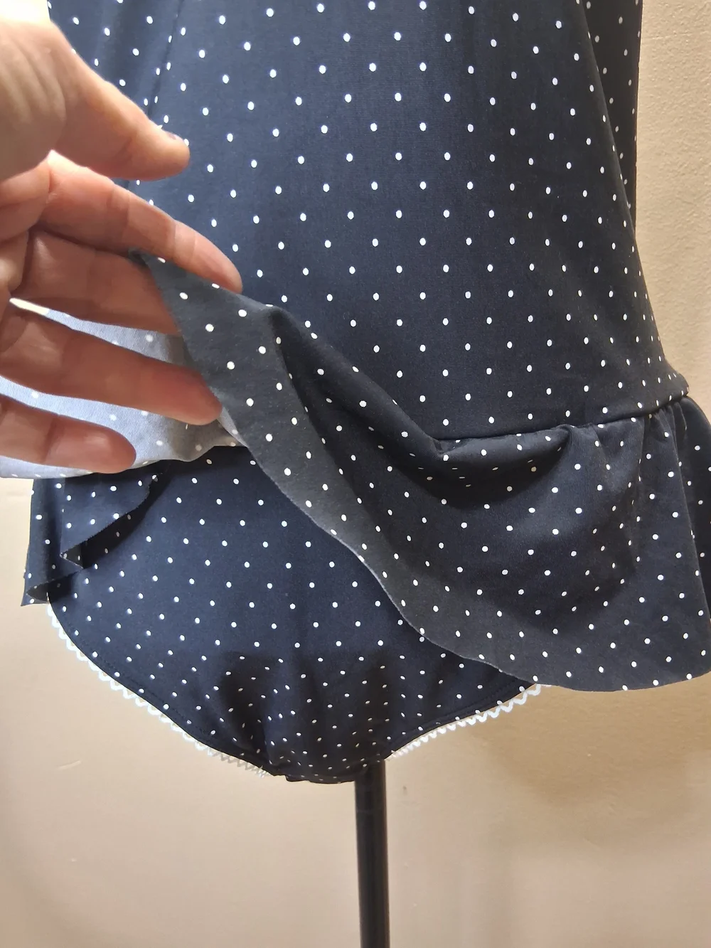​Vintage 1950s Aesthetic Polka Dot Swimsuit Size Medium 8/10